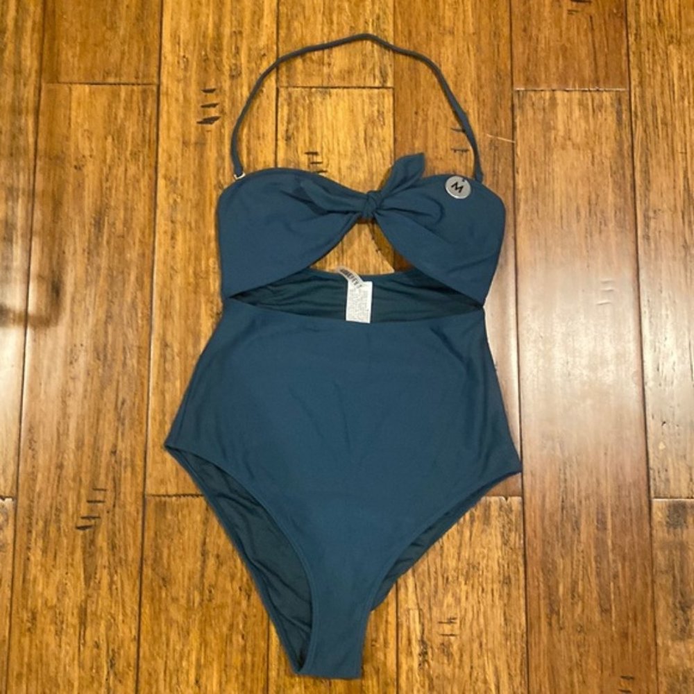 Forever 21 green one piece bathing-suit